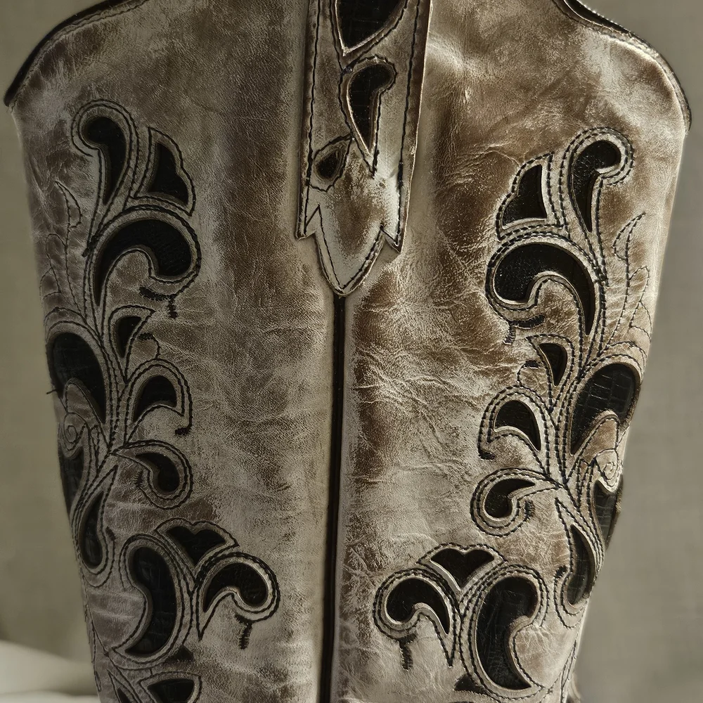 J.B. Dillon Cream and Black Cowboy Boots - Picture 4 of 11